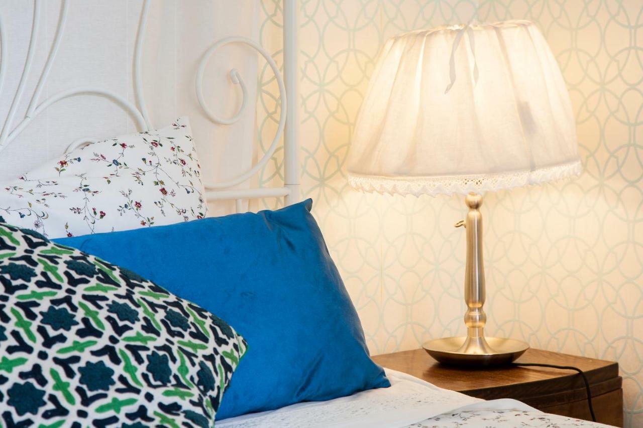 Bairro Alto 3 Bedroom Patio Flat! Lisbon Luaran gambar