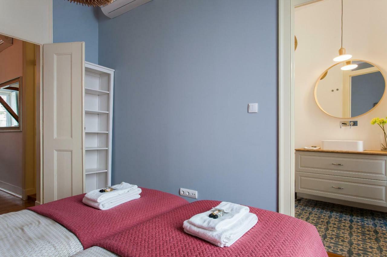 Bairro Alto 3 Bedroom Patio Flat! Lisbon Luaran gambar