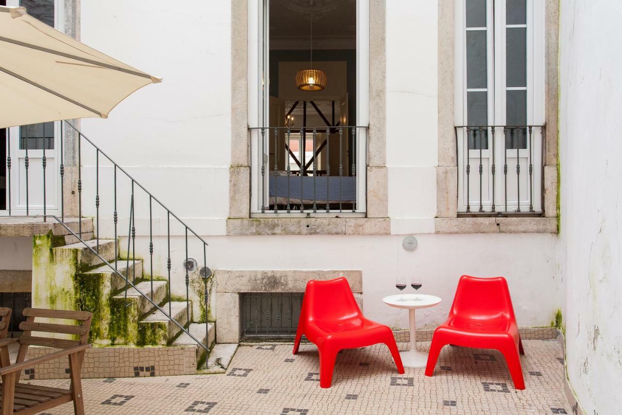 Bairro Alto 3 Bedroom Patio Flat! Lisbon Luaran gambar