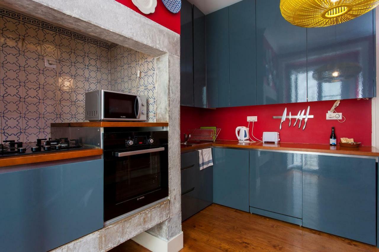 Bairro Alto 3 Bedroom Patio Flat! Lisbon Luaran gambar
