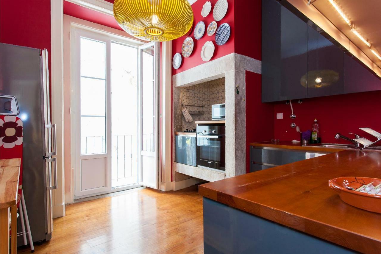 Bairro Alto 3 Bedroom Patio Flat! Lisbon Luaran gambar