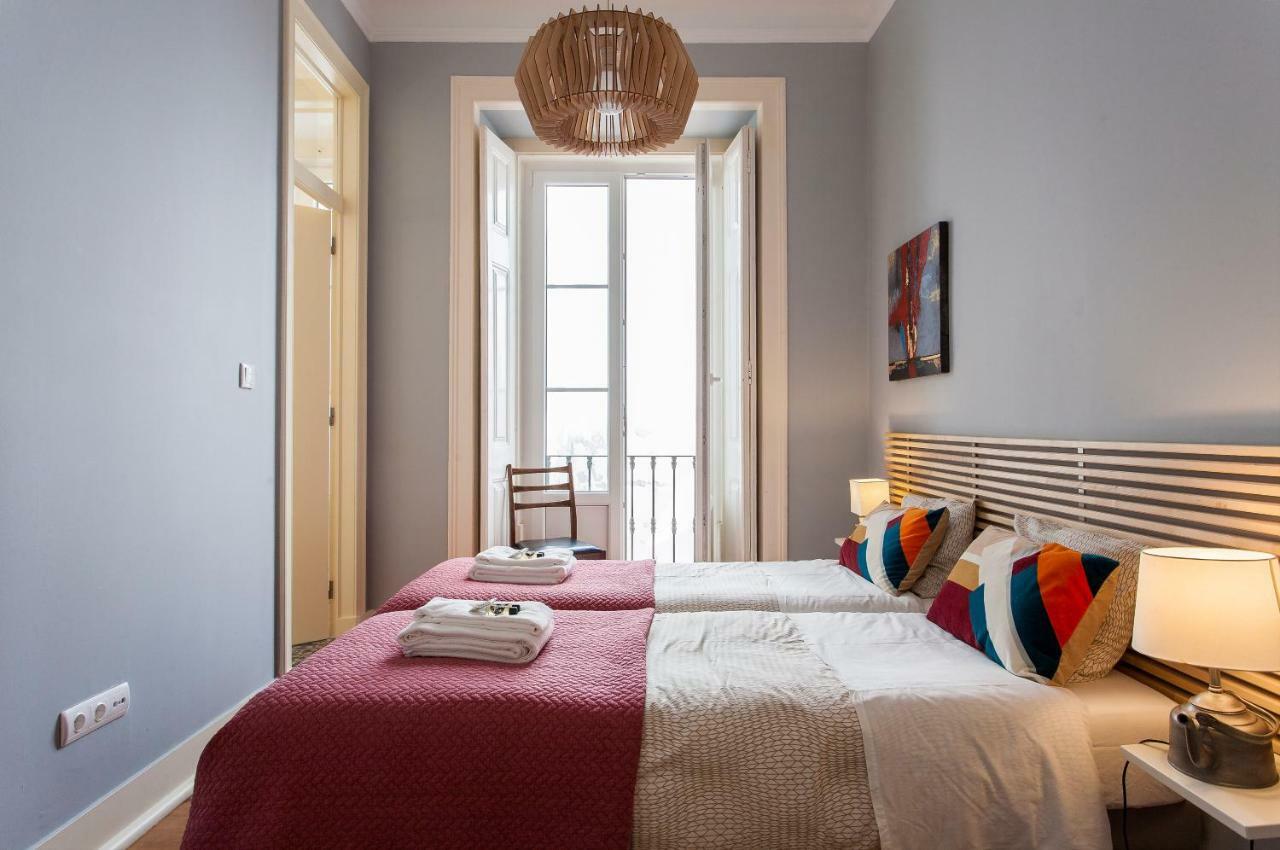 Bairro Alto 3 Bedroom Patio Flat! Lisbon Luaran gambar