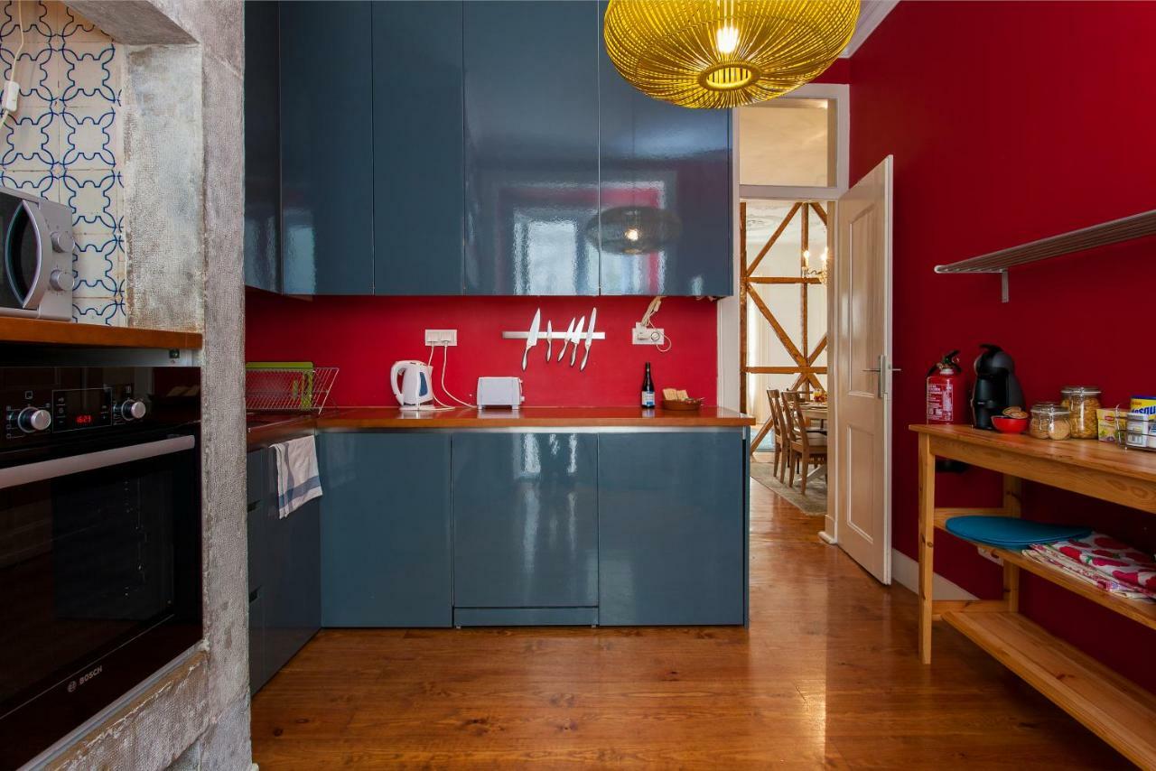 Bairro Alto 3 Bedroom Patio Flat! Lisbon Luaran gambar